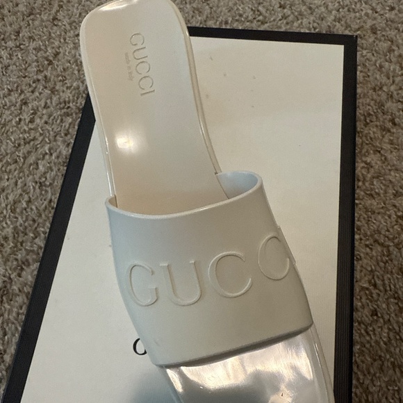 Gucci Sandals - Picture 2 of 4